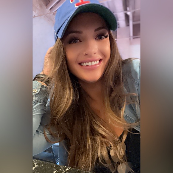 Meet your Posher, kORiANn - Picture 2 of 16